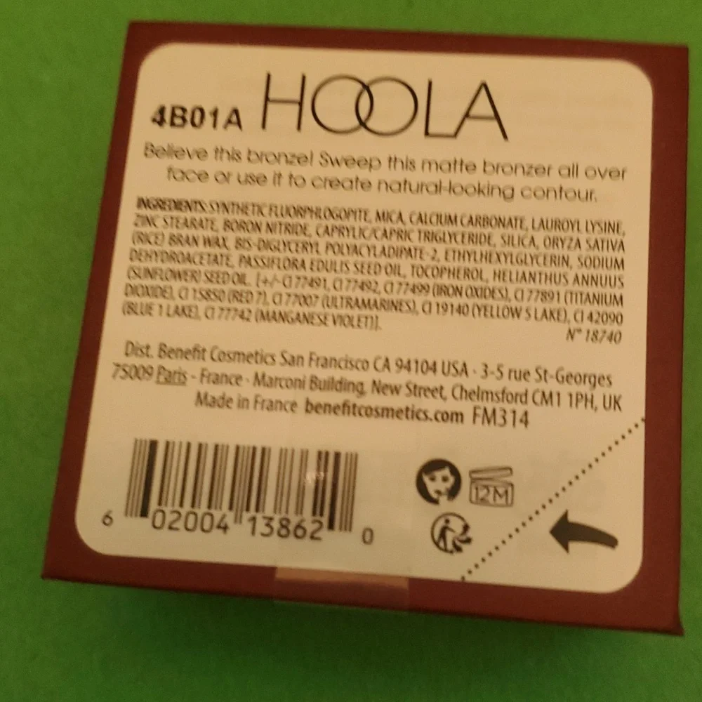 BENEFIT COSMETICS MINI HOOLA Bronzer. BNIB